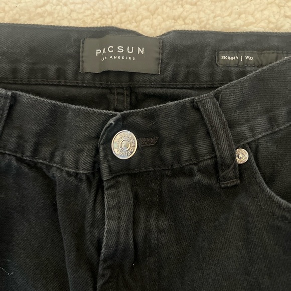 PacSun Black Jean Shorts Raw Hem - Picture 2 of 7